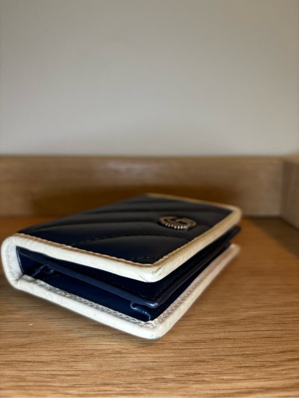 Gucci Navy Quilted Matelassé Wallet with White Trim and GG Hardware - Picture 8 of 10